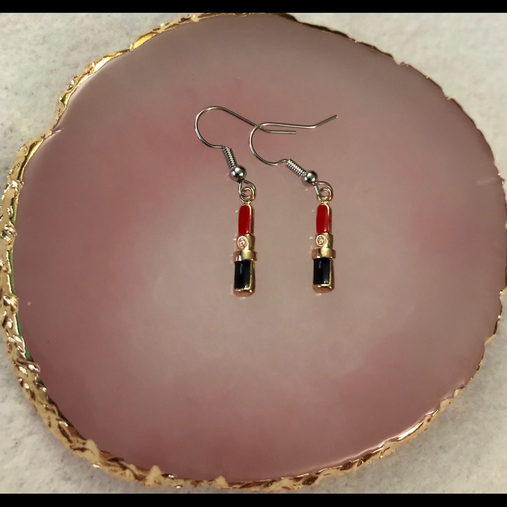 Lipstick earrings 💄
